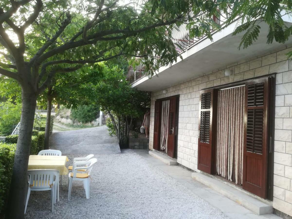 Apartmani Ujdur Omiš Exterior foto