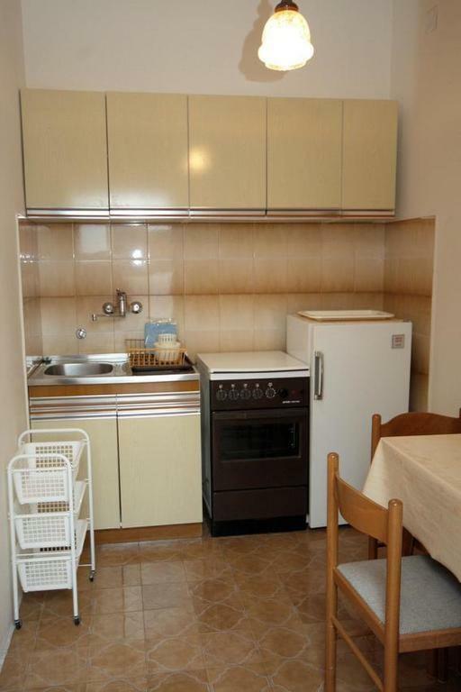Apartmani Ujdur Omiš Exterior foto